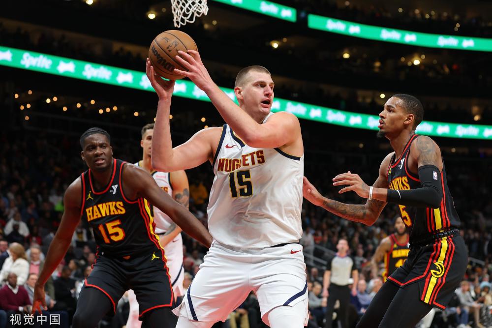 歐洲杯E組第2輪瑞典1-0斯洛伐克 福斯貝裏點射伊薩克失良機.