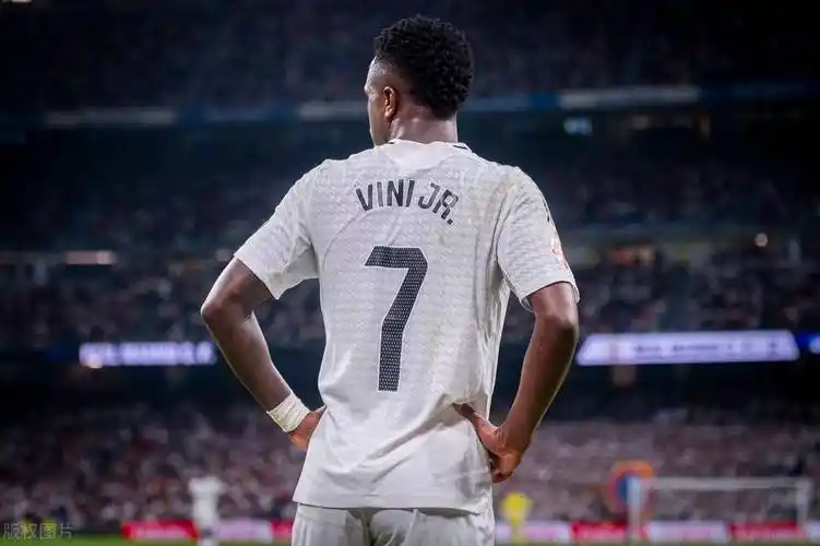 曼城目前以 曼城目前以